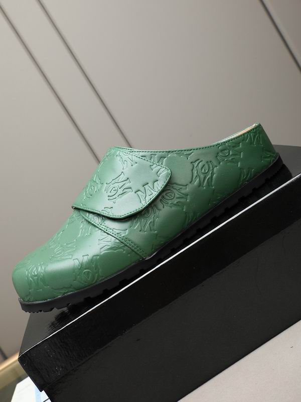 Amiri HNX0605 Low-Top Sneaker