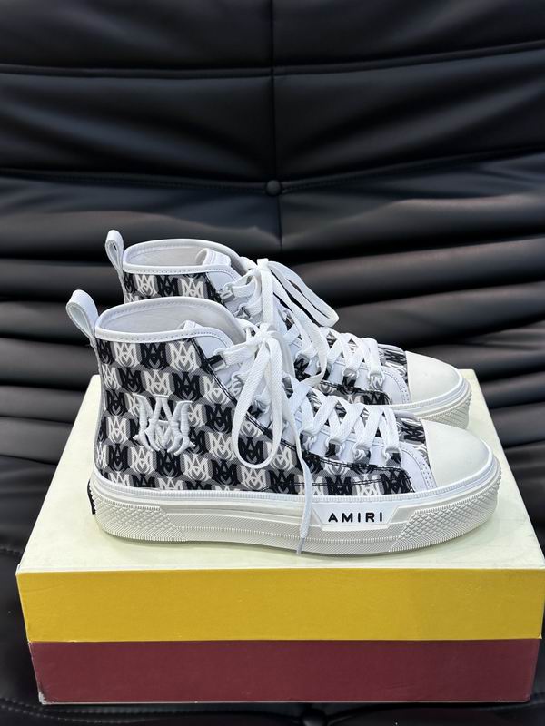 UGG High-Top Sneaker – Pebbled Leather & Shearling Lining