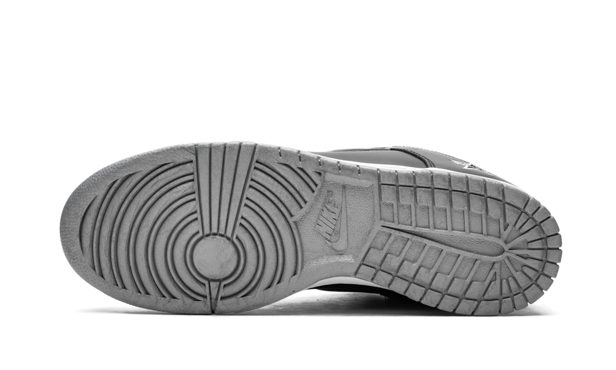 SB Dunk Low OG QS "Supreme - Jewel Swoosh Silver/Black" CK3480 001