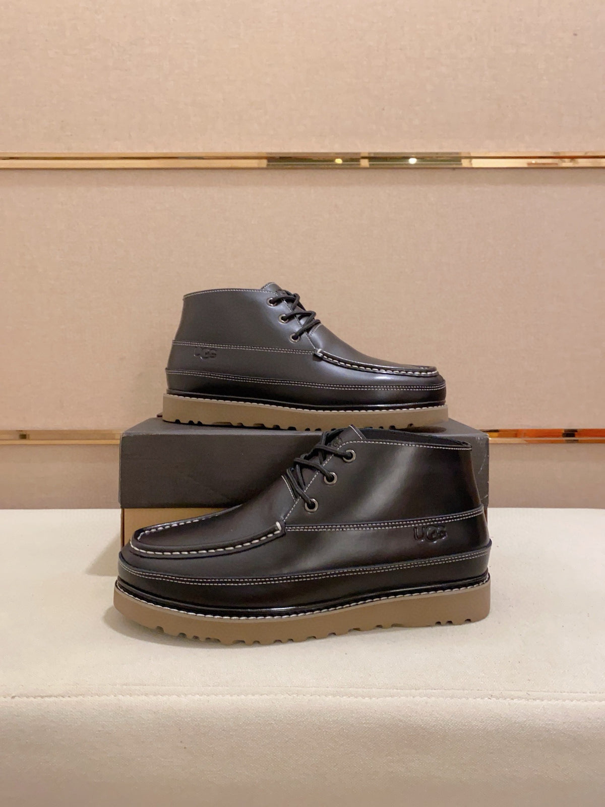 UGG Chukka Boot – Men's Leather Lace-Up | Sizes 38–44