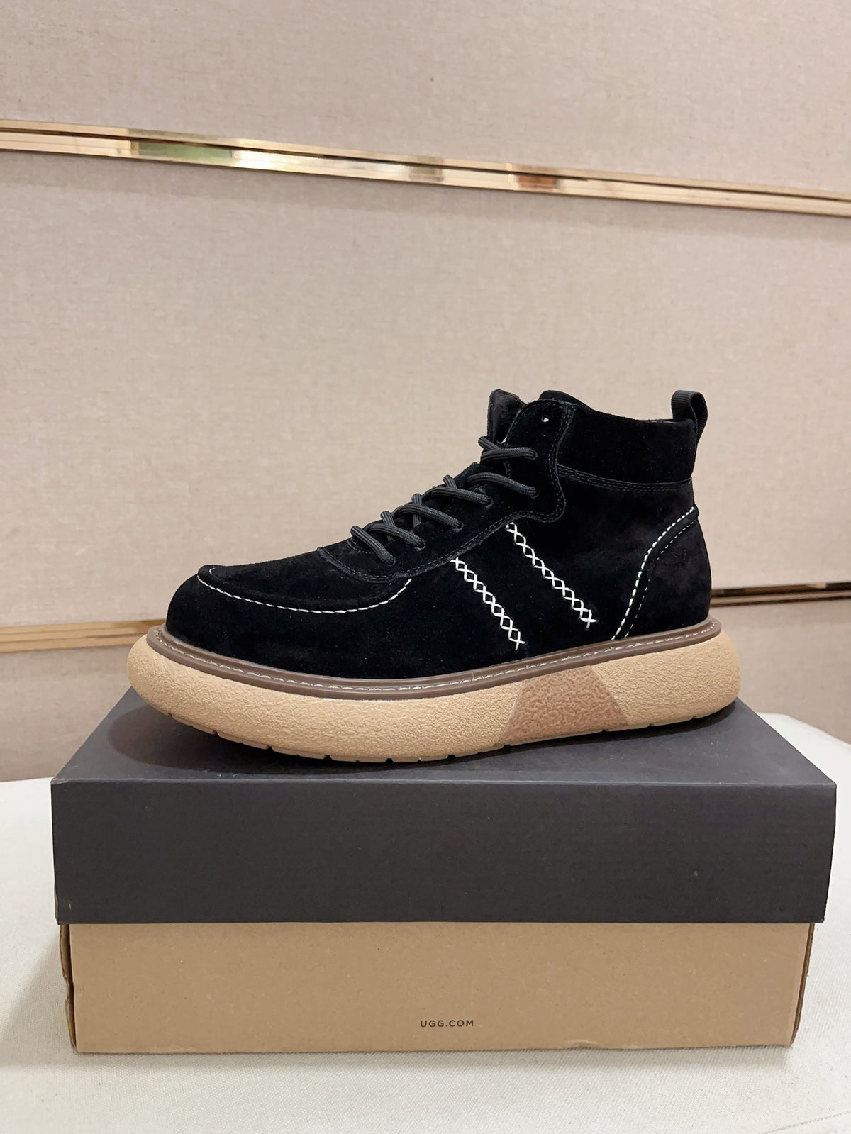 UGG Chukka Boot – Men's Suede Lace-Up | Black | Sizes 38–44