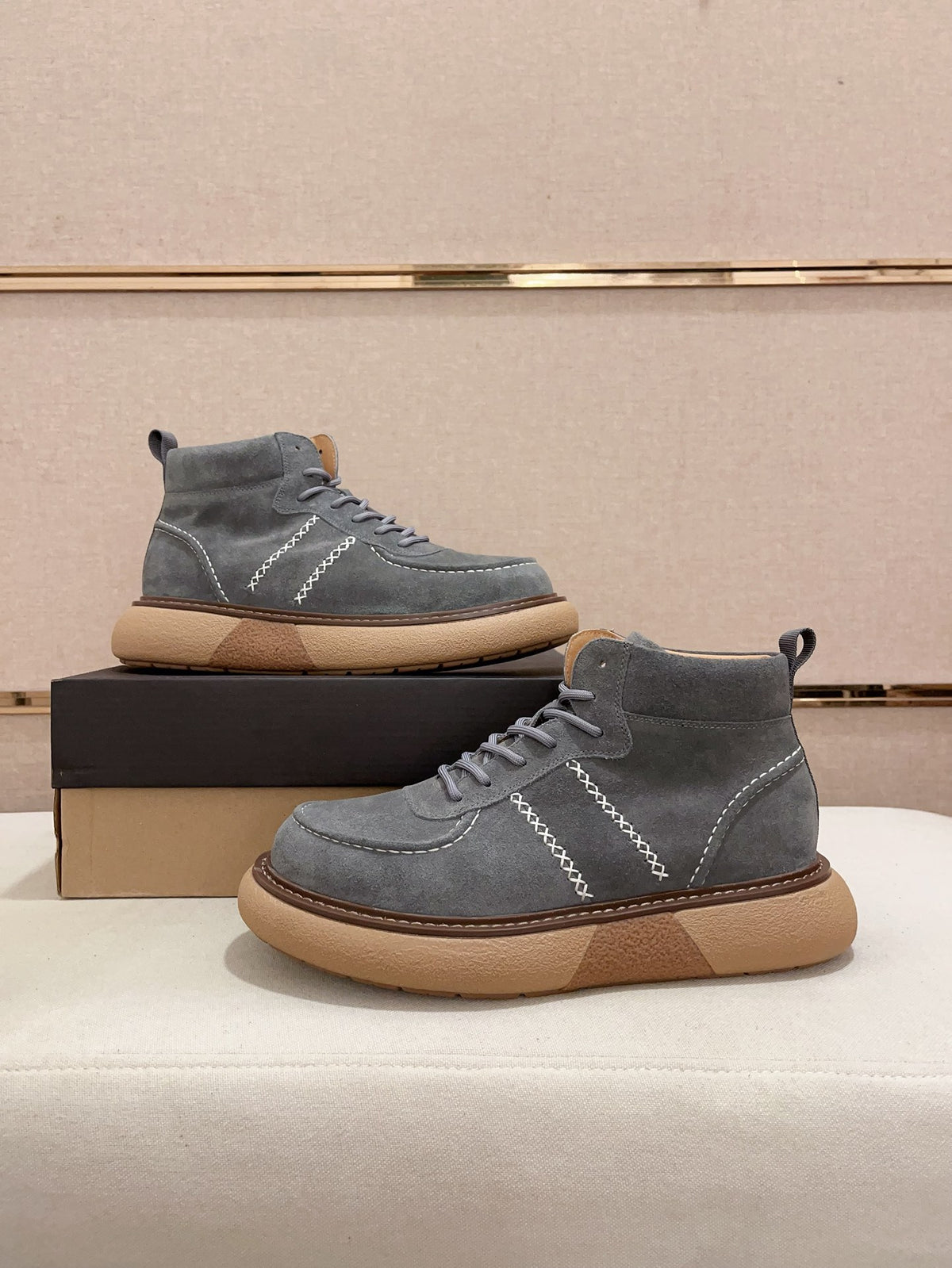 UGG Chukka Boot – Men's Suede Lace-Up | Grey | Sizes 38–44