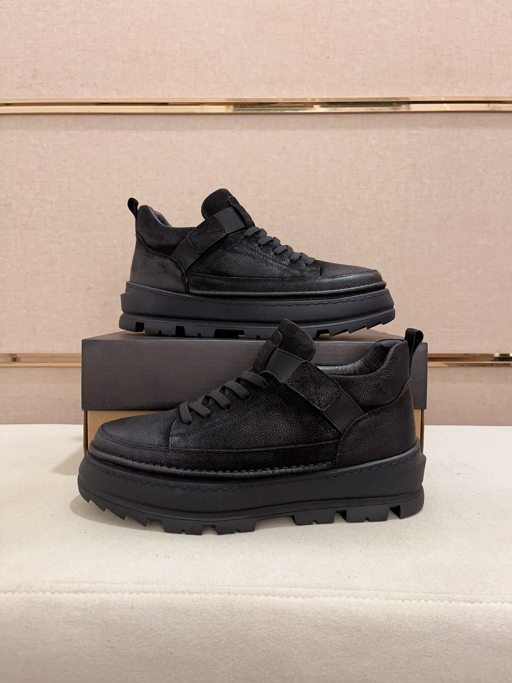 UGG Mid-Top Sneaker | Triple Black | EU 39–44