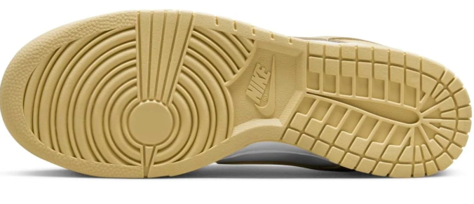 Nike Dunk Low 'Team Gold' | DV0833-100