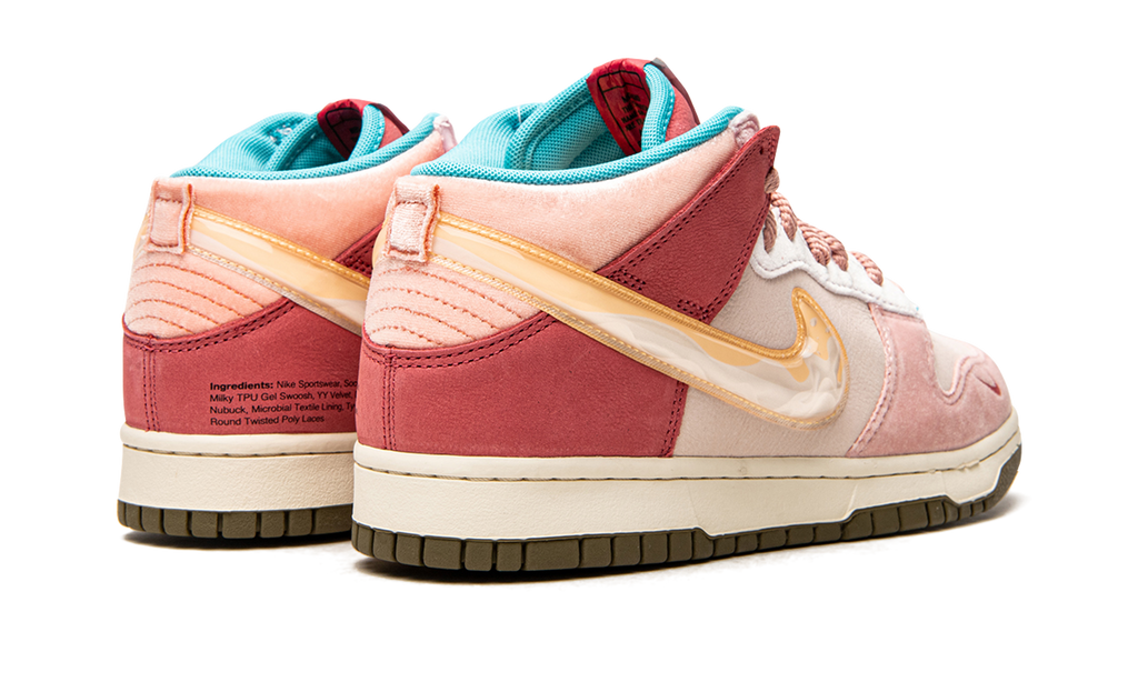 Dunk Mid "Social Status - Strawberry Chocolate" DJ1173 600