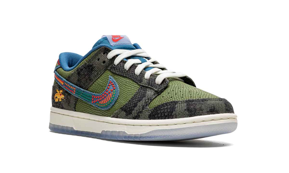 Dunk Low "SiEMPRE Familia" DO2160 335