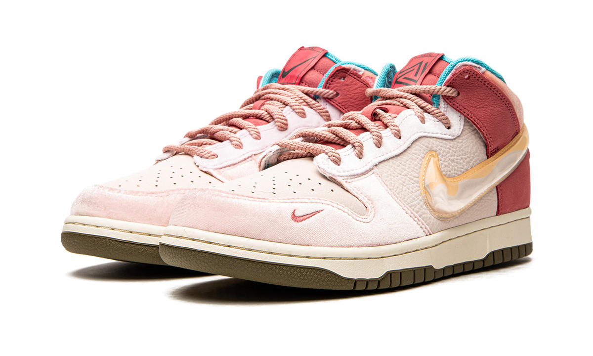 Dunk Mid "Social Status - Strawberry Chocolate" DJ1173 600